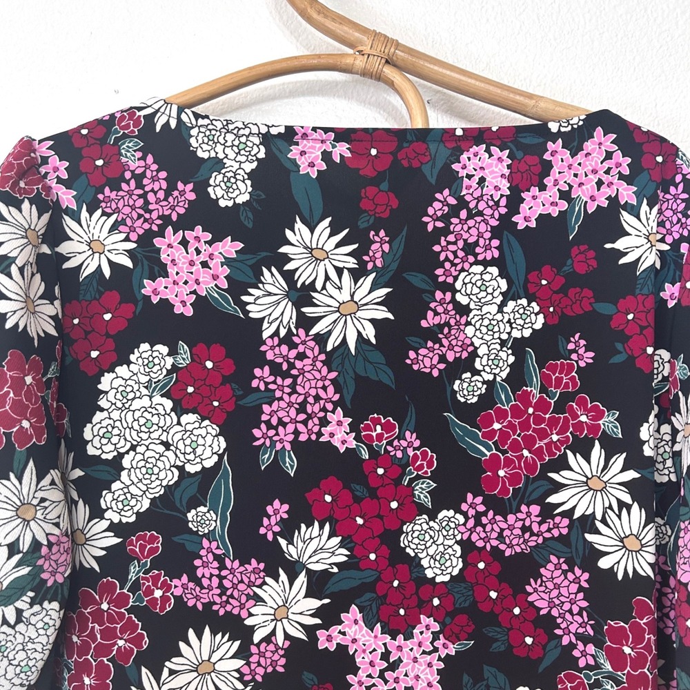 NWOT Ann Taylor Women's L Floral Square Neck Blouse Navy Pink Short Sleeve Bloom - Picture 5 of 9